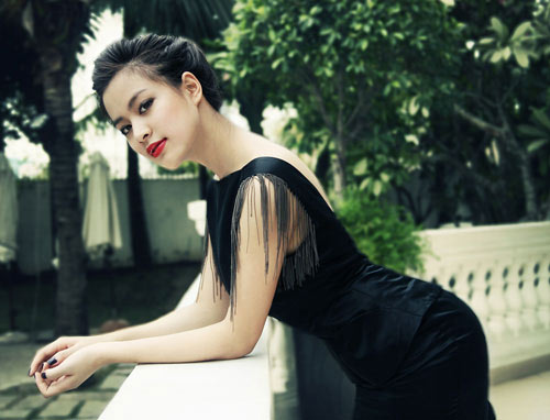 Hoàng Thùy Linh ngày càng... ngoan hiền - 15