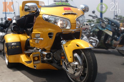 Đoàn môtô khủng dạo phố Sài Gòn - 2