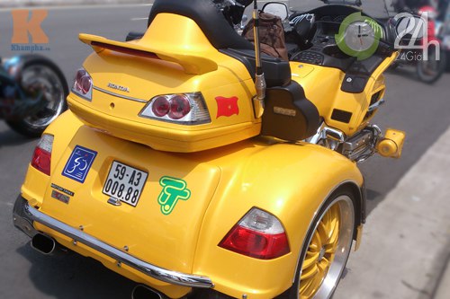 Đoàn môtô khủng dạo phố Sài Gòn - 4