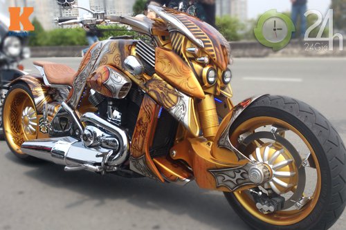 Đoàn môtô khủng dạo phố Sài Gòn - 9
