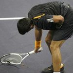 Thể thao - Djokovic đập nát vợt vì Murray