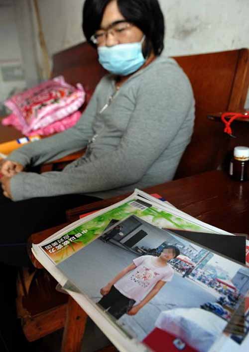 Cô bé 16 tuổi lông tóc mọc như đàn ông - 3