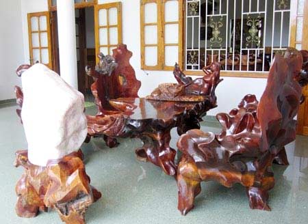 Trùm đầu nậu kỳ nam: Bí kíp trần ai - 2