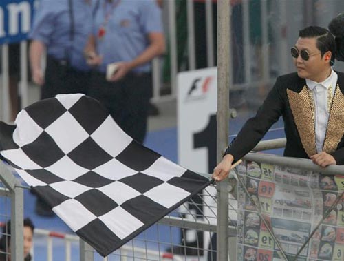 Vettel & Webber nhảy Gangnam Style cùng Psy - 5