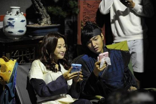 15 pha "yêu" của Lee Min Ho với bà chị - 9