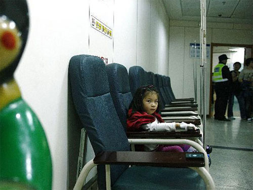 TQ: Bắn pháo hoa, hơn 150 người nhập viện - 4