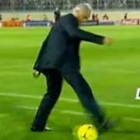 Bóng đá - Video bóng đá: Tuyệt kỹ của HLV