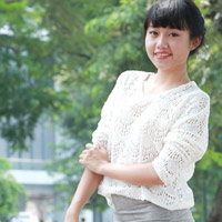 Thời trang công sở - Mix áo len với váy trong ngày cuối Thu