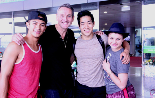 Quán quân Bước nhảy âm thầm rời Việt Nam - 1