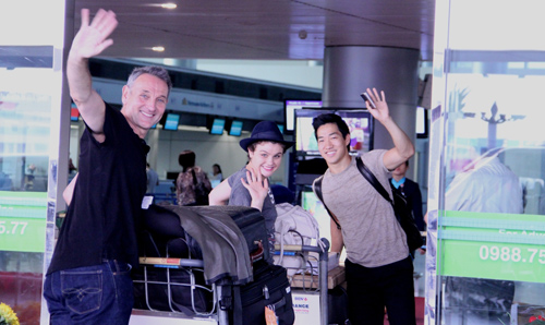 Quán quân Bước nhảy âm thầm rời Việt Nam - 4