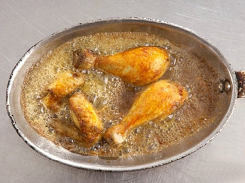 Những thực phẩm gây dậy thì sớm - 1