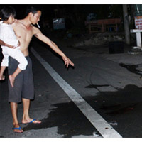 Tin tức trong ngày - Cá sấu sổng chuồng đụng "sát thủ"