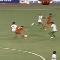 Bóng đá - Cầu thủ Indonesia "triệt hạ" CV9