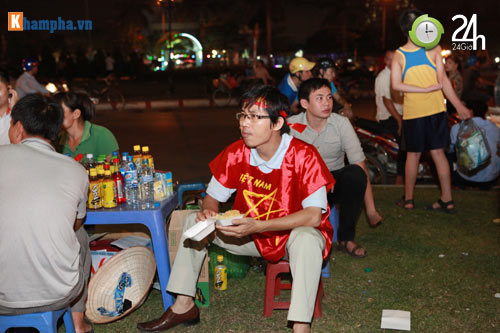 "Lửa" Mỹ Đình cháy cùng ĐTVN - 1