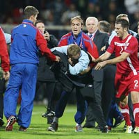 Bóng đá - Xô xát vì phân biệt chủng tộc ở giải U21