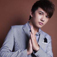 Ca nhạc - MTV - "Cám dỗ của showbiz là tất yếu"