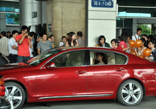 Kiều nữ Hàn ngọng nghịu nói tiếng Việt - 17