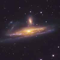 Tin tức trong ngày - Thiên hà "ăn" nhau để lớn lên