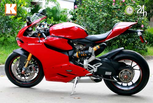 Cận cảnh siêu môtô Ducati Panigale S đầu tiên tại Hà Nội - 2