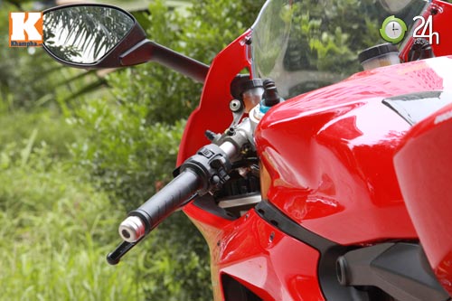 Cận cảnh siêu môtô Ducati Panigale S đầu tiên tại Hà Nội - 3