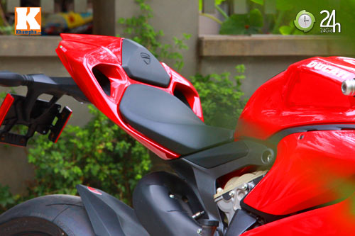 Cận cảnh siêu môtô Ducati Panigale S đầu tiên tại Hà Nội - 11