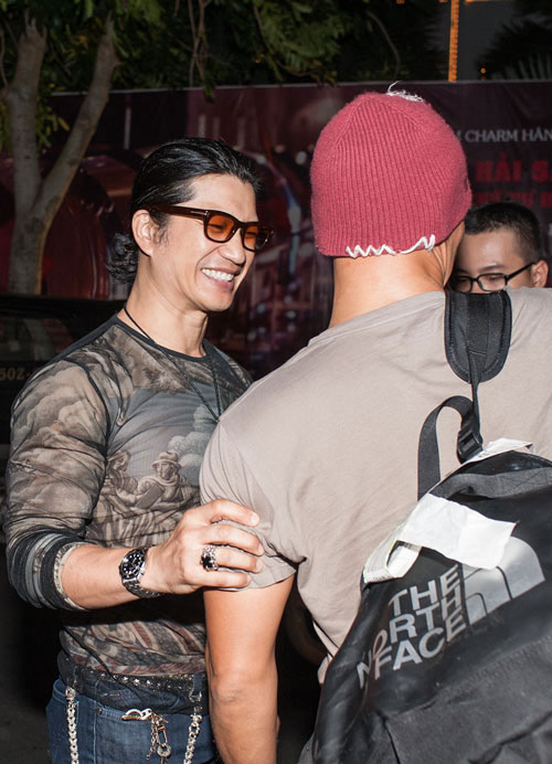 Dustin Nguyễn xúc động đón sao Hollywood - 4