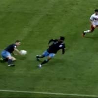 Bóng đá - Video: Trọng tài "cứu" Tam sư