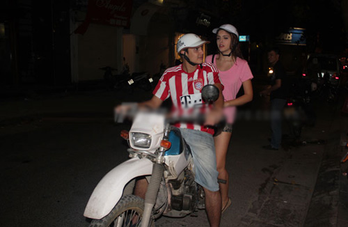 Quả tang Andrea và Baggio cưỡi xế nổ - 3