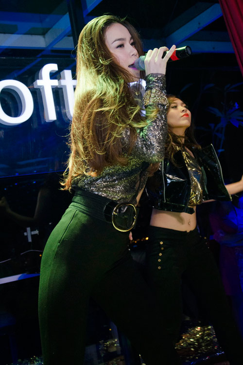 Hà Hồ hội ngộ "người cũ" tại Hà Nội - 4