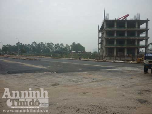 Đã lấp xong "hố tử thần" đường Lê Văn Lương - 4