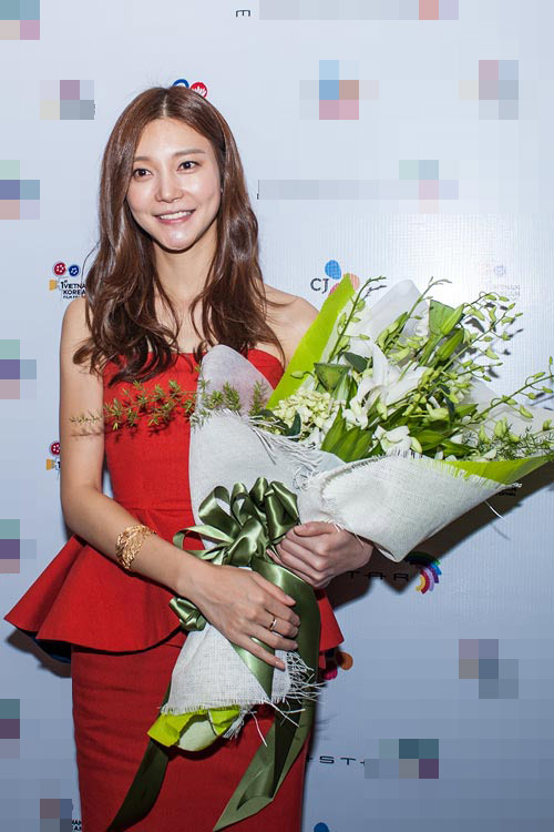 Trí Nguyễn “mất hồn” vì kiều nữ Hàn - 4