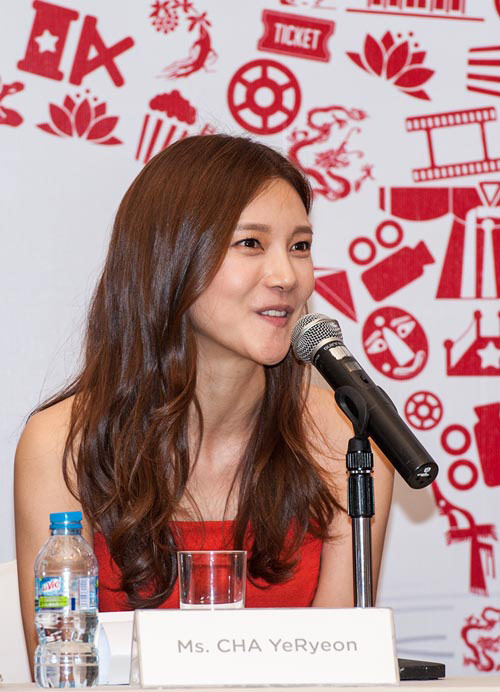 Trí Nguyễn “mất hồn” vì kiều nữ Hàn - 10