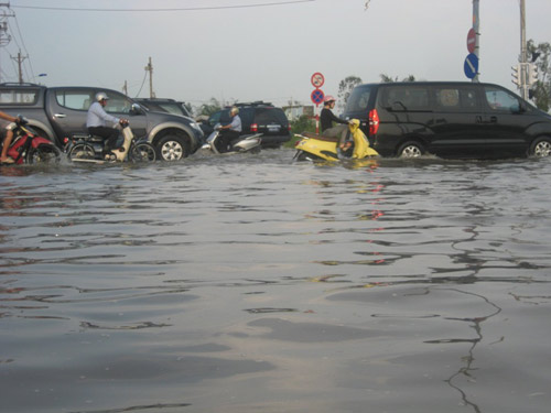 TP.HCM: 3 ngày xuất hiện 50 điểm ngập - 10