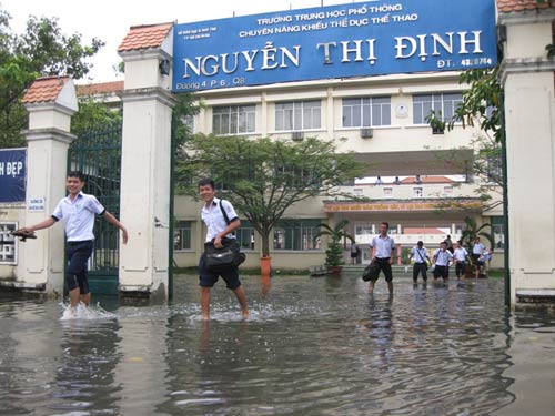 TP.HCM: 3 ngày xuất hiện 50 điểm ngập - 2