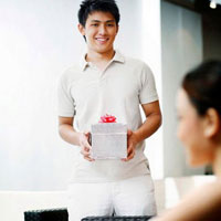 Bạn trẻ - Cuộc sống - Săn quà “độc” tặng tình nhân