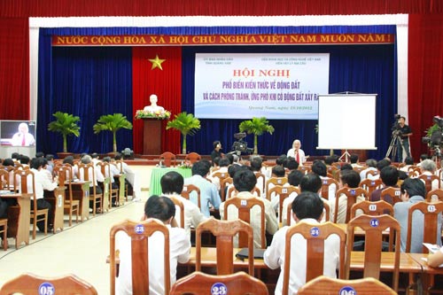 Quảng Nam: Mở sẵn cửa để chờ… động đất - 1