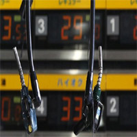 Thị trường - Tiêu dùng - Giá xăng thế giới liên tục hạ nhiệt