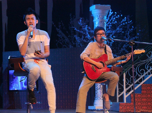 Phương Uyên bất ngờ song ca với Triệu Vũ - 2