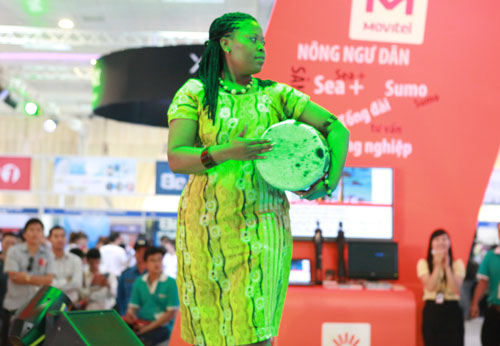 Hình ảnh ấn tượng tại Mobile Vietnam 2012 - 3