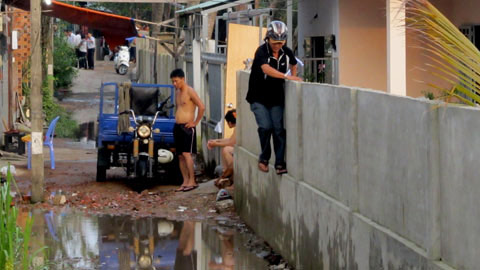 TPHCM những ngày phải... đi trên tường - 6