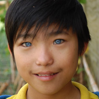 Tin tức trong ngày - Đà Lạt: Kỳ lạ cậu bé có đôi mắt... búp bê