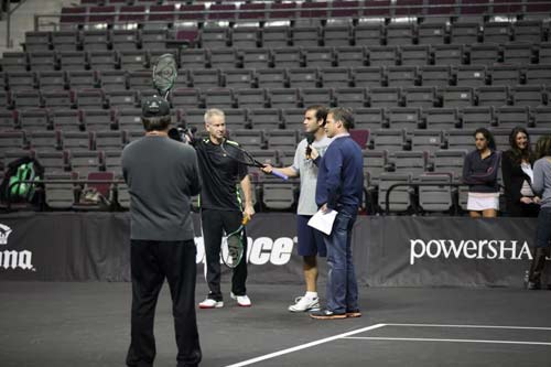 Sampras, McEnroe tỏa sáng tại giải đấu huyền thoại - 1