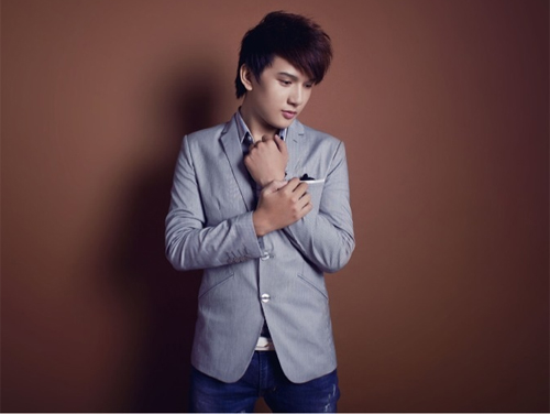 "Hoàng tử đá" tâm sự trong Hàng thư ướt - 2