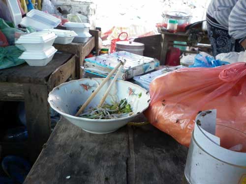 Bát cơm trưa nghẹn ngào bên bãi rác - 9