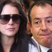 Lindsay Lohan gọi cảnh sát xua đuổi bố