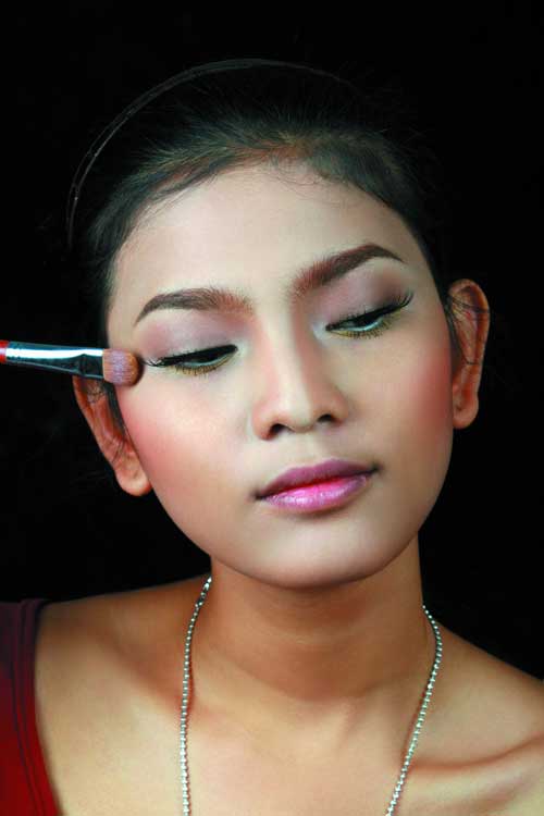 Đẹp hơn cùng Trương Thị May - 2