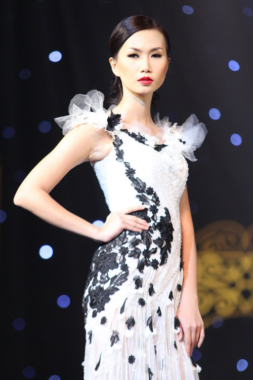 Hồng Quế trở lại vị trí vedette - 18