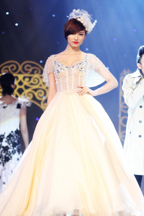 Hồng Quế trở lại vị trí vedette - 3