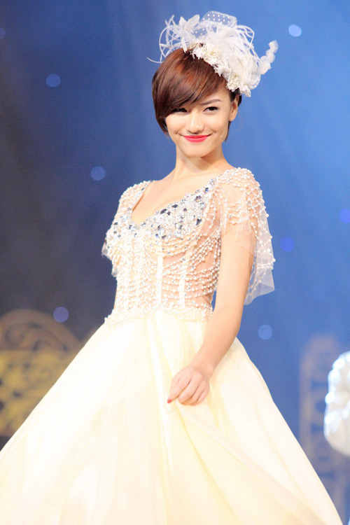 Hồng Quế trở lại vị trí vedette - 4