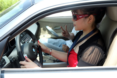 8 điều phụ nữ cần tránh khi lái xe - 1